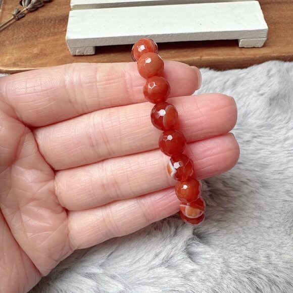 8mm Banded Carnelian Faceted Beads Stretch Bracelet - Picture 5 of 5